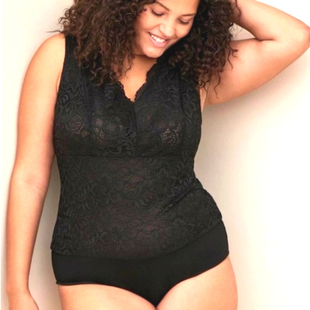 ❤️NWT TORRID BODYSUIT BLACK LACE, SNAP BOTTOM V-NECK CHEEKY PLUS SIZE 4X